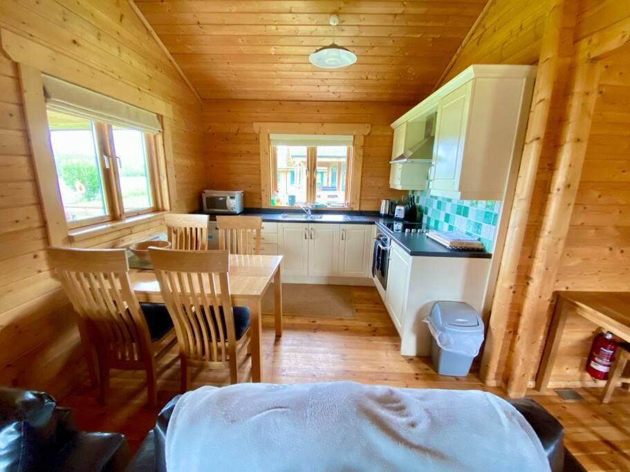 Lilly Lodge, Lake Pochard Саут-Керни Экстерьер фото